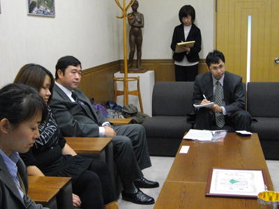 北海道新聞、函館新聞、取材